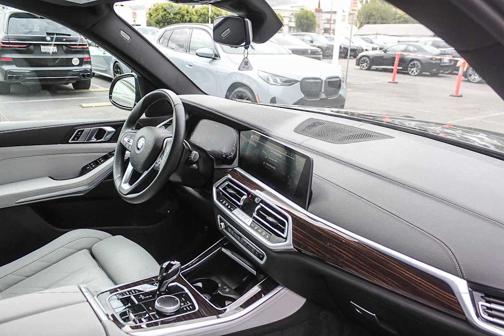 Thumbnail: 2023 BMW X5 - 11