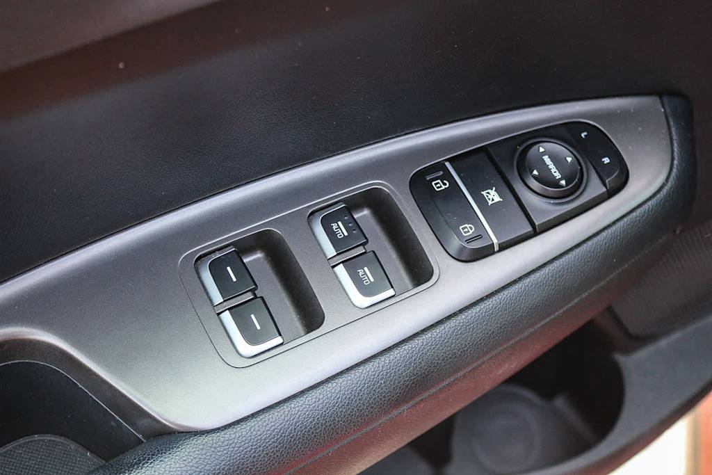 2019 Kia Optima S 24