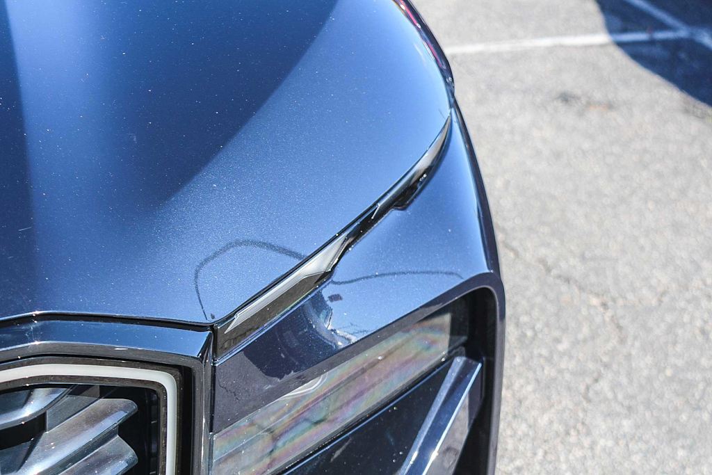 Thumbnail: 2023 BMW XM - 23