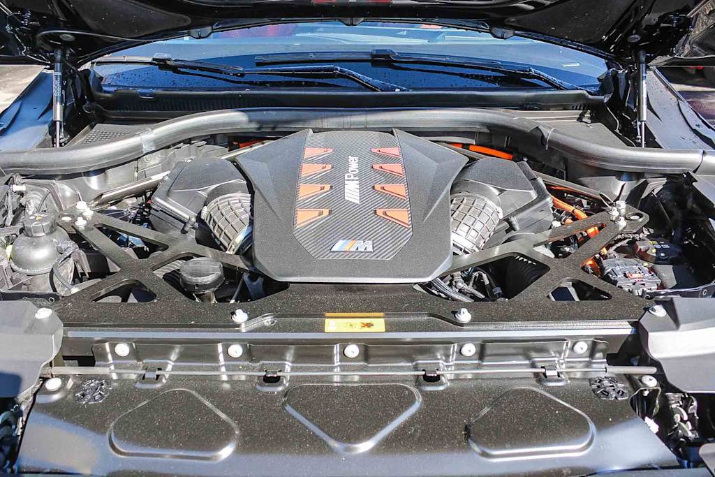 Thumbnail: 2023 BMW XM - 8