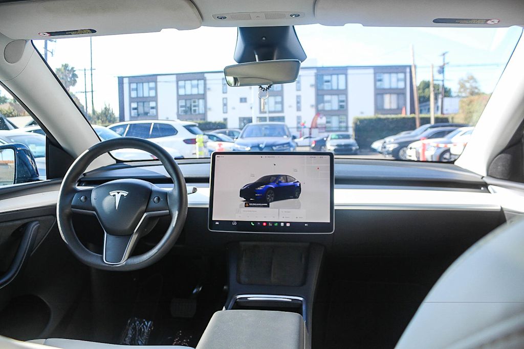 Thumbnail: 2025 Tesla Model Y - 2