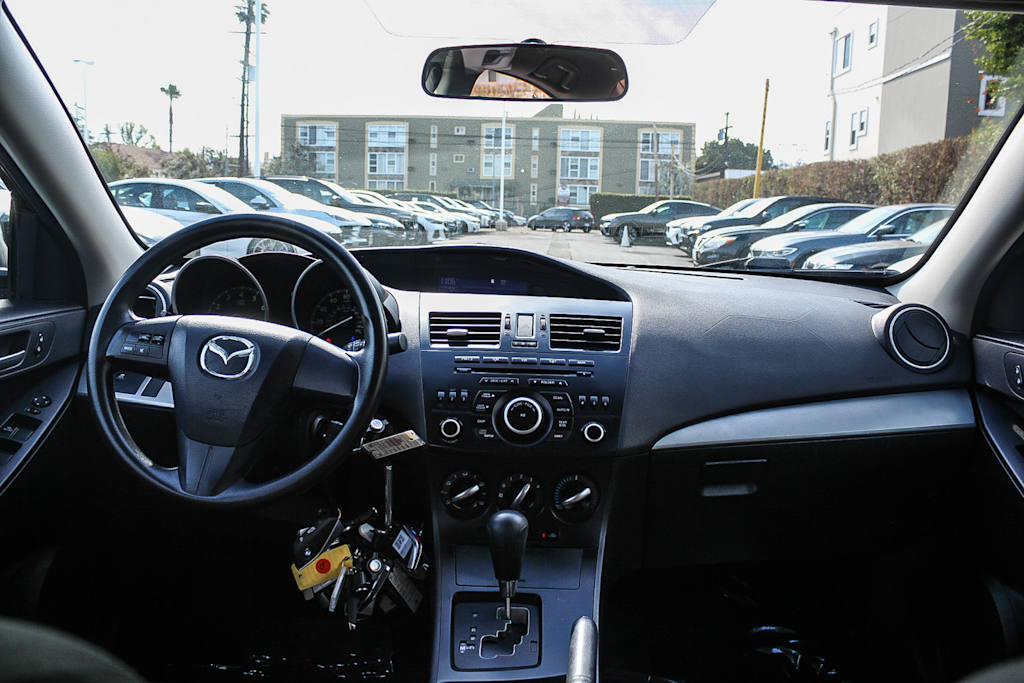 2012 Mazda Mazda3 i Sport 2