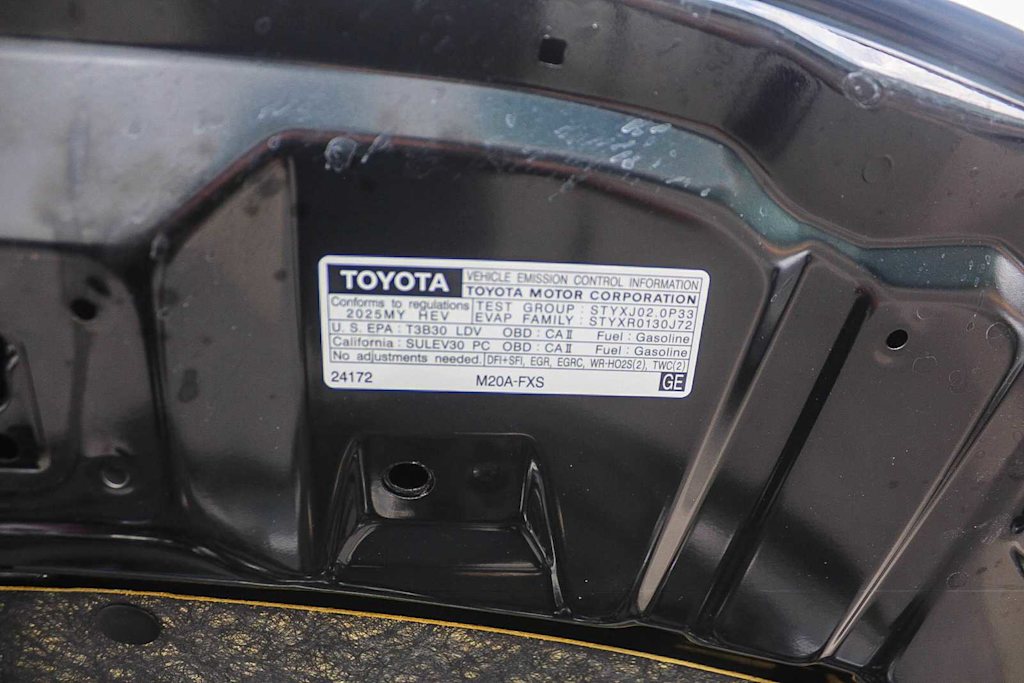 Thumbnail: 2025 Toyota Prius - 17