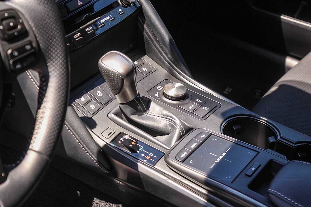Thumbnail: 2025 Lexus ES - 14