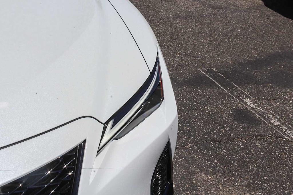 Thumbnail: 2025 Lexus ES - 17