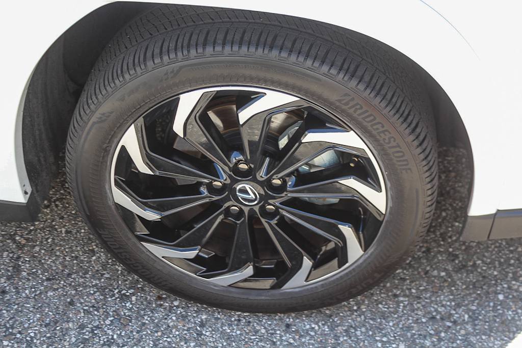 Thumbnail: 2025 Lexus UX - 22