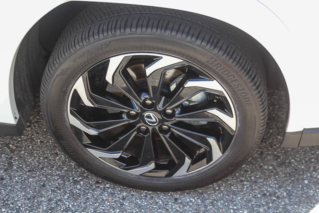 Thumbnail: 2025 Lexus UX - 21