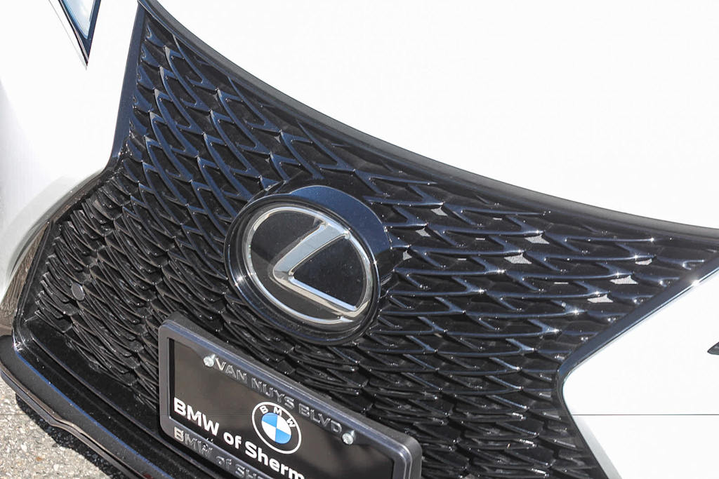 Thumbnail: 2025 Lexus UX - 22