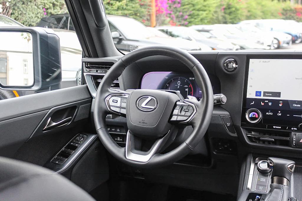 Thumbnail: 2026 Lexus ES - 9