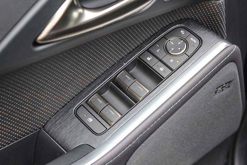 Thumbnail: 2026 Lexus ES - 26