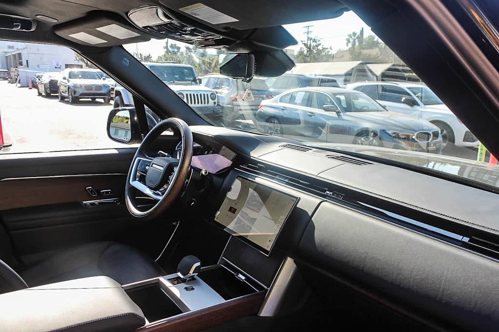 Thumbnail: 2025 Land Rover Range Rover - 11