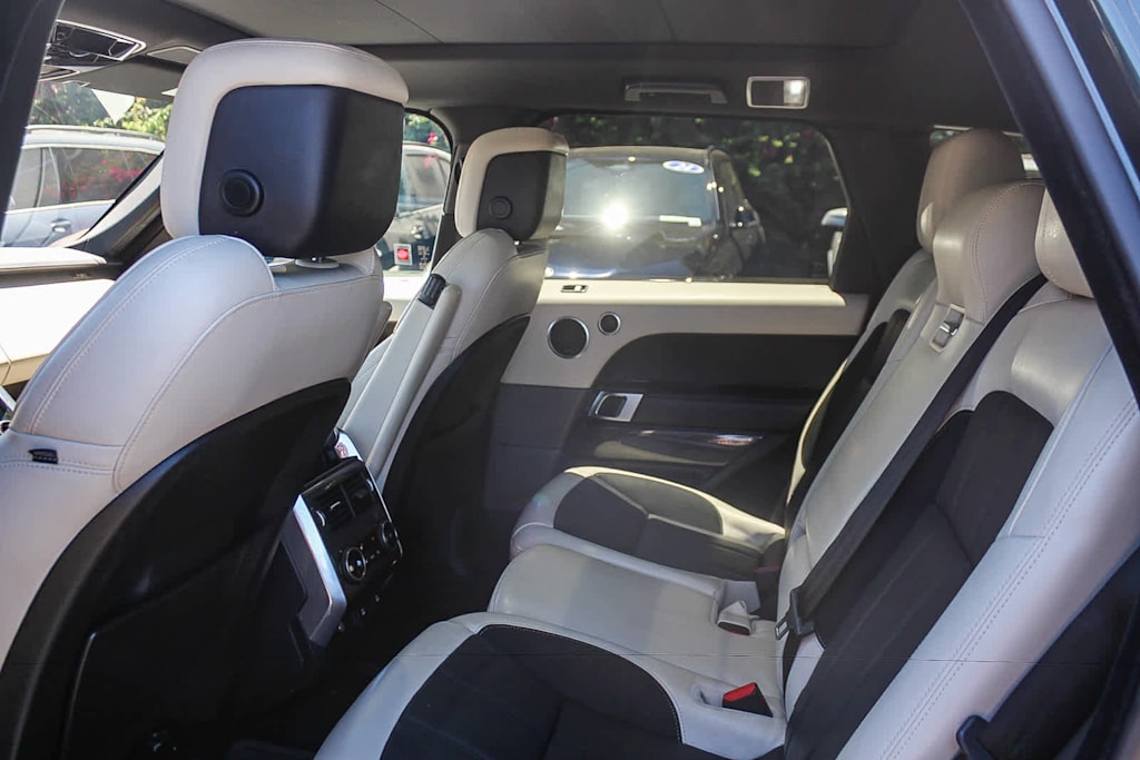 Thumbnail: 2021 Land Rover Range Rover Sport - 10