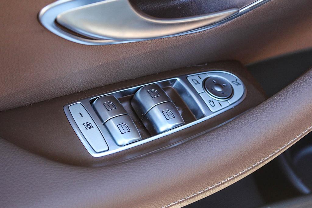 Thumbnail: 2023 Mercedes-Benz E-Class - 24