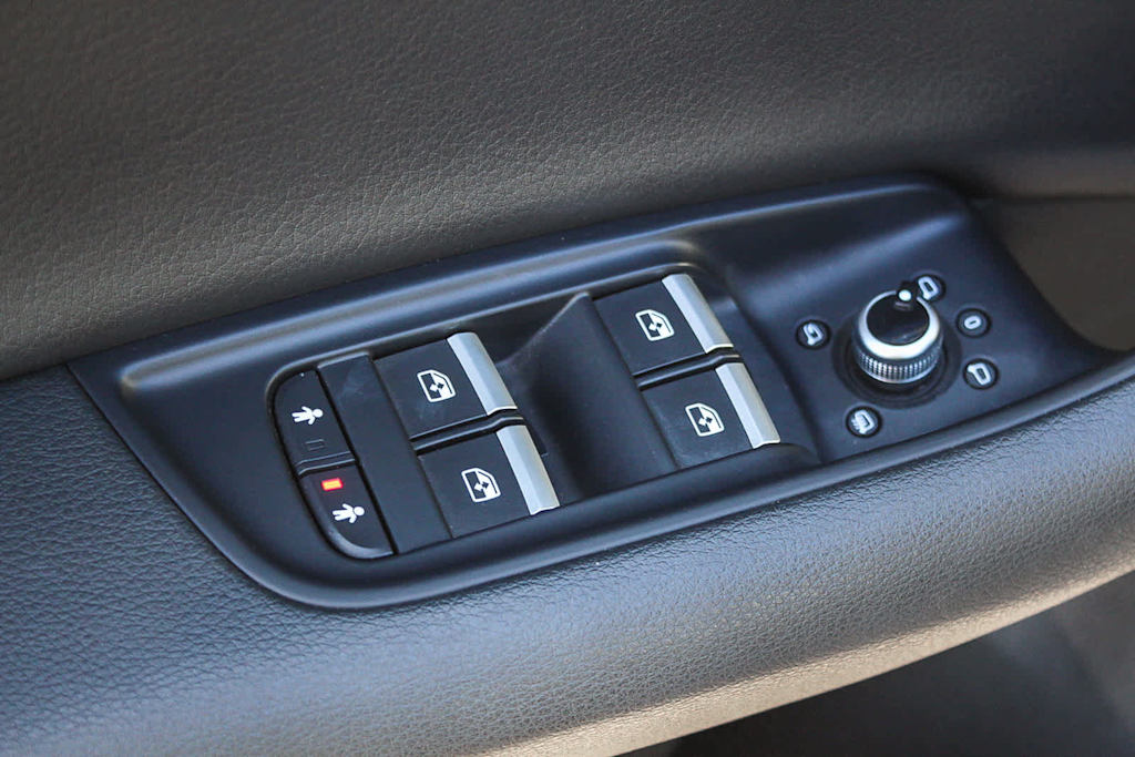 Thumbnail: 2017 Audi Q7 - 26