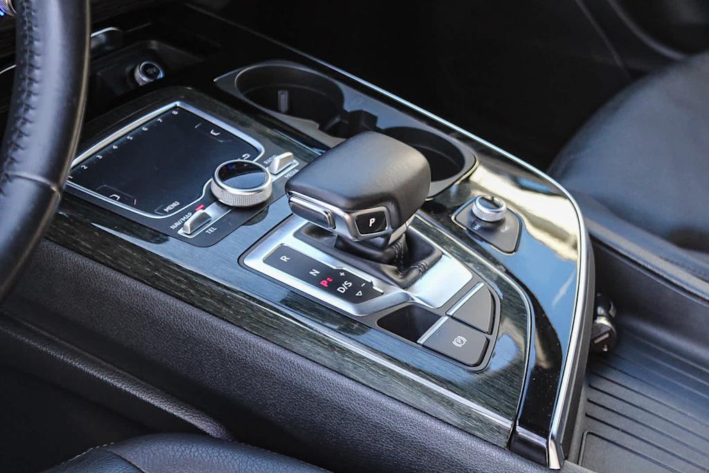 Thumbnail: 2017 Audi Q7 - 16