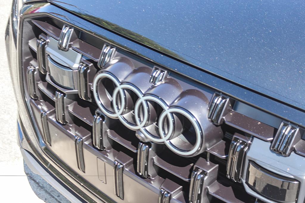 Thumbnail: 2026 Audi Q7 - 22