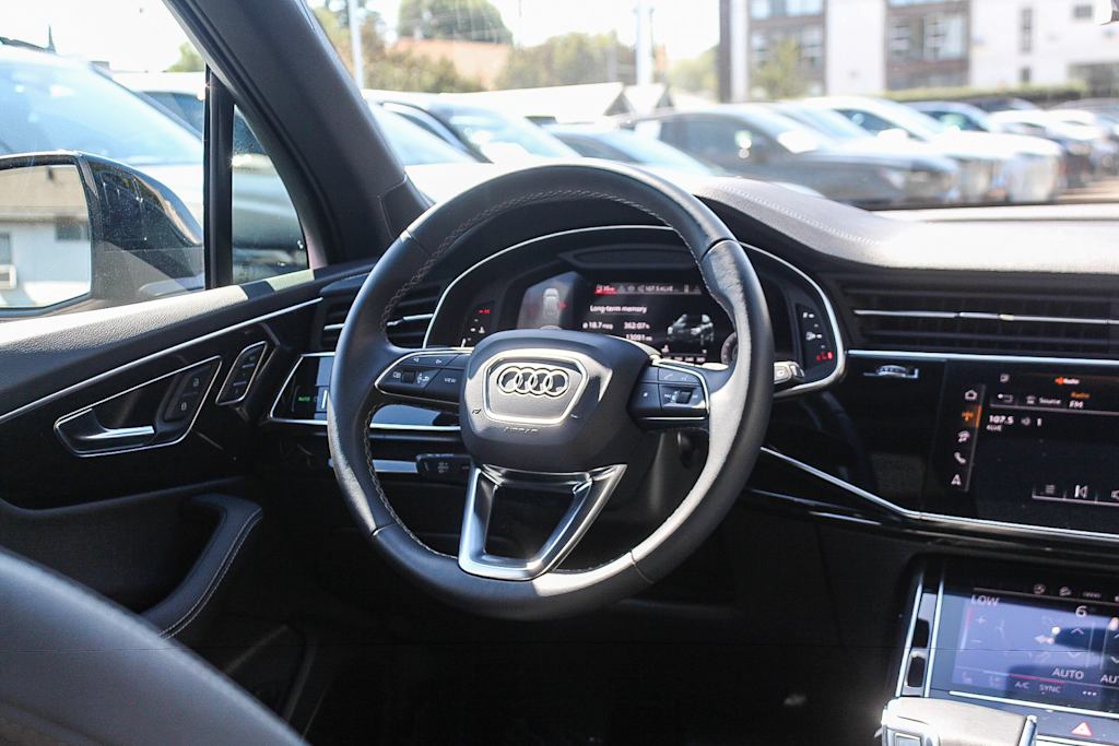 Thumbnail: 2026 Audi Q7 - 9