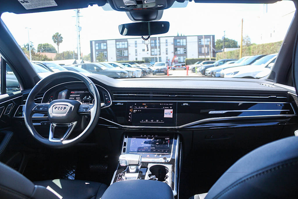 Thumbnail: 2026 Audi Q7 - 2
