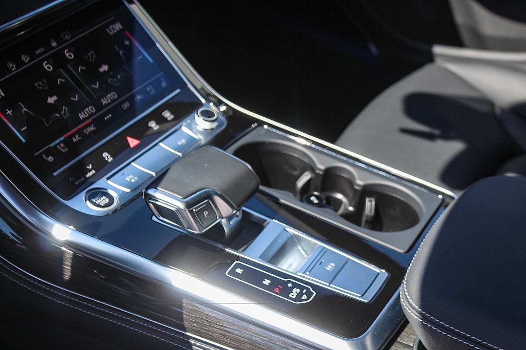 Thumbnail: 2026 Audi Q7 - 14
