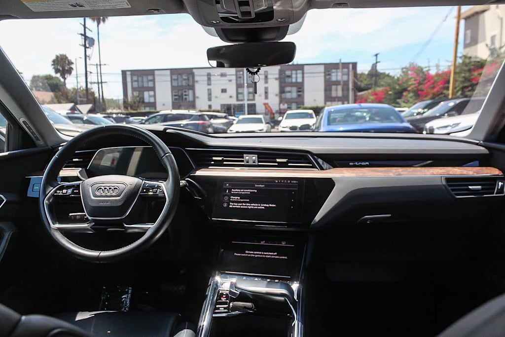 Thumbnail: 2019 Audi e-tron - 2
