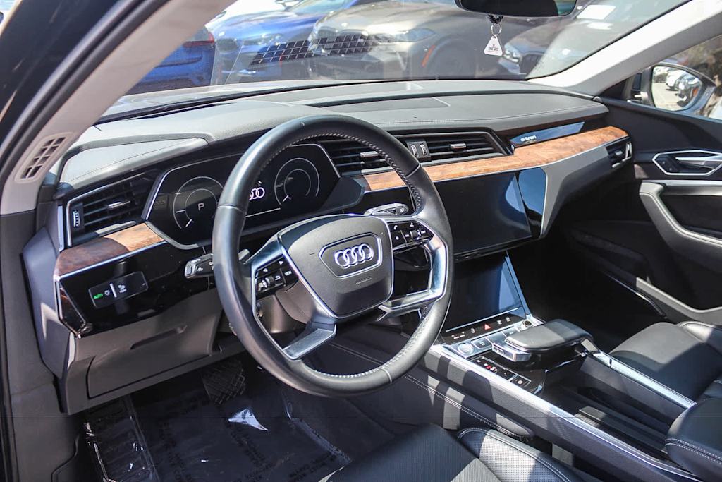 Thumbnail: 2019 Audi e-tron - 12
