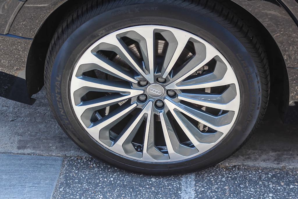 Thumbnail: 2019 Audi e-tron - 7