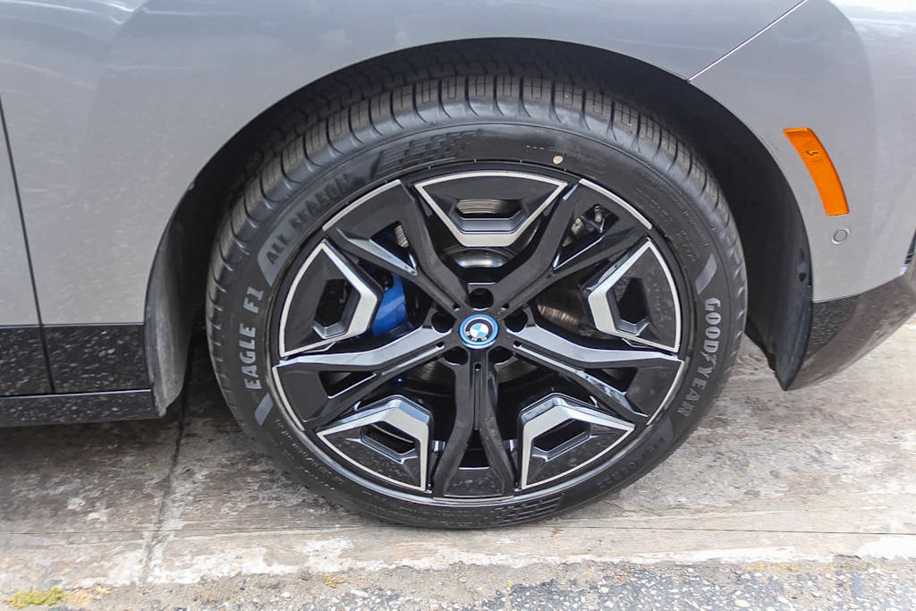 Thumbnail: 2024 BMW iX - 18