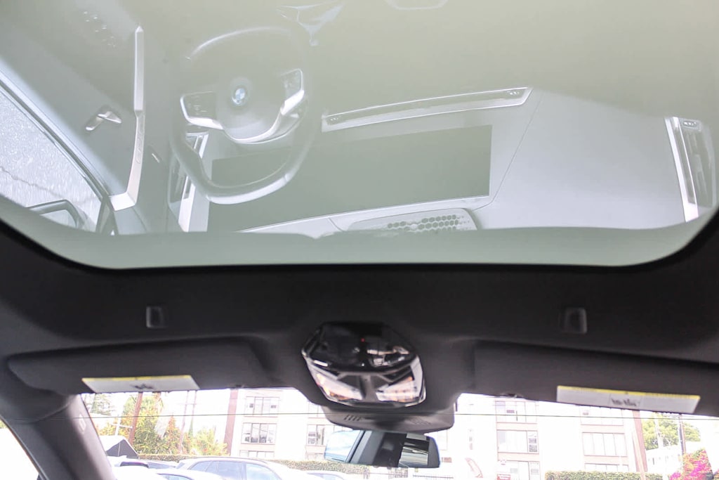 Thumbnail: 2024 BMW iX - 21