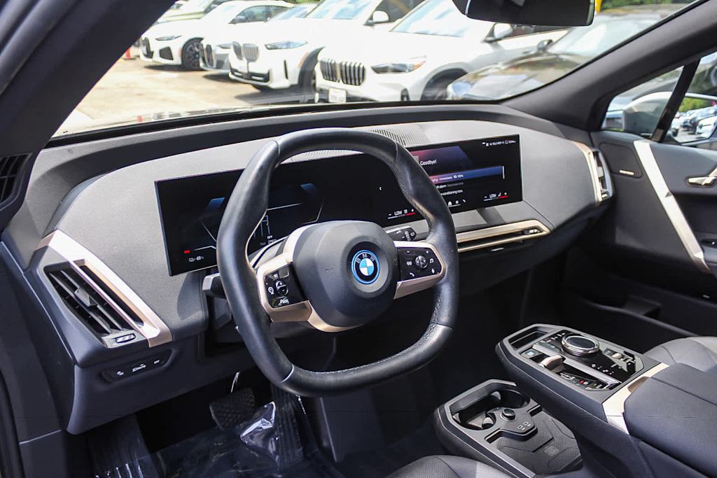 Thumbnail: 2024 BMW iX - 10