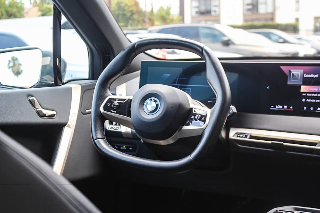 Thumbnail: 2024 BMW iX - 7