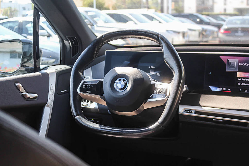 Thumbnail: 2024 BMW iX - 6
