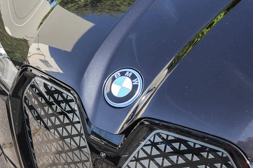 Thumbnail: 2023 BMW iX - 18