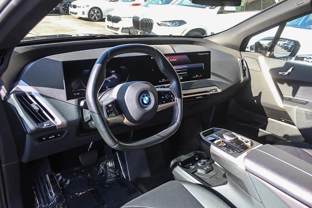 Thumbnail: 2023 BMW iX - 10