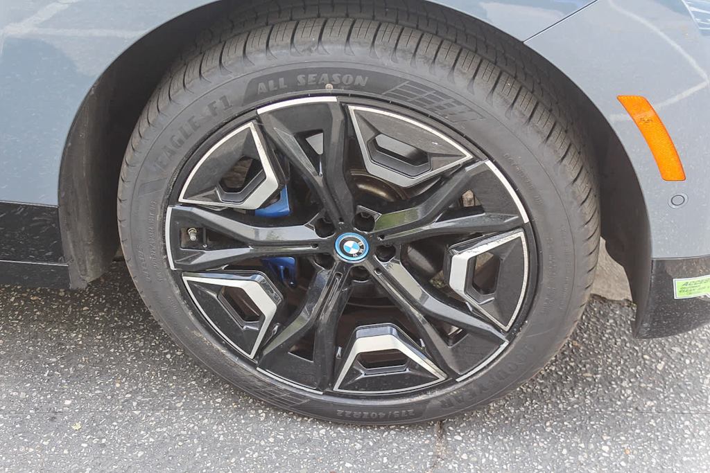 Thumbnail: 2024 BMW iX - 20