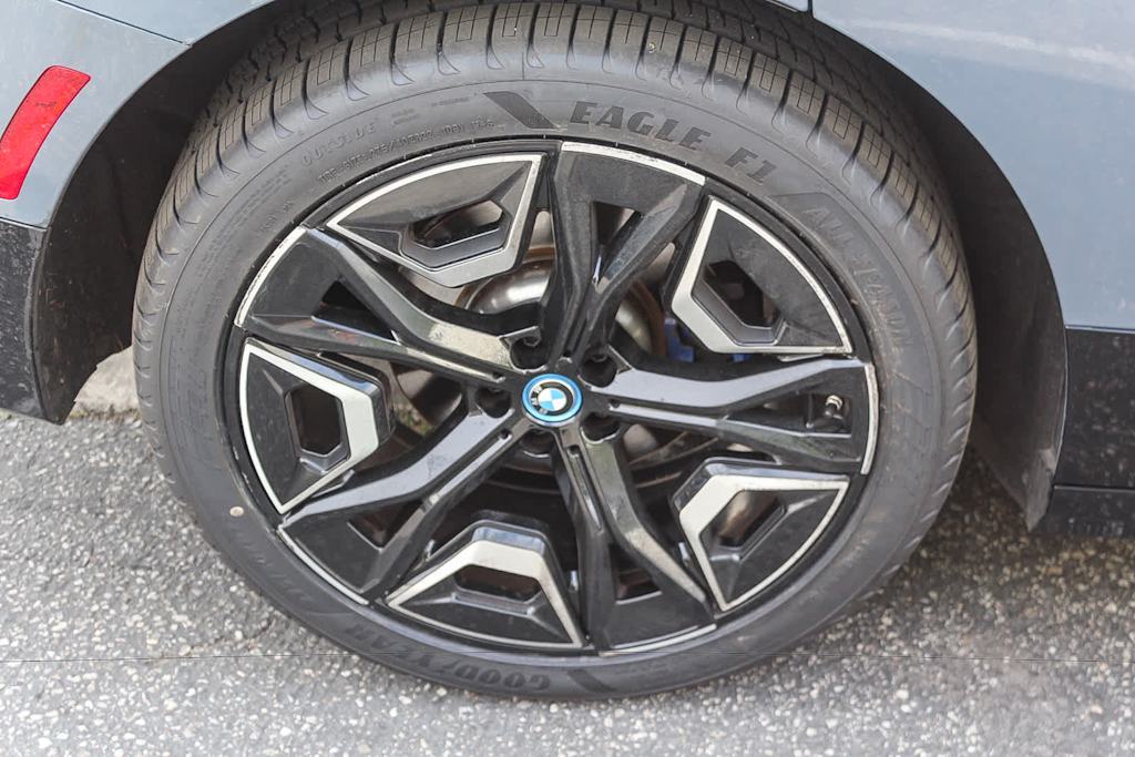 Thumbnail: 2024 BMW iX - 6