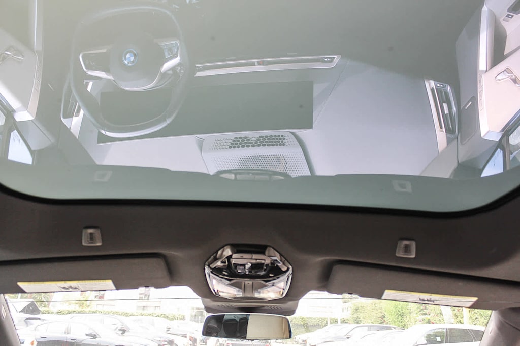 Thumbnail: 2024 BMW iX - 21
