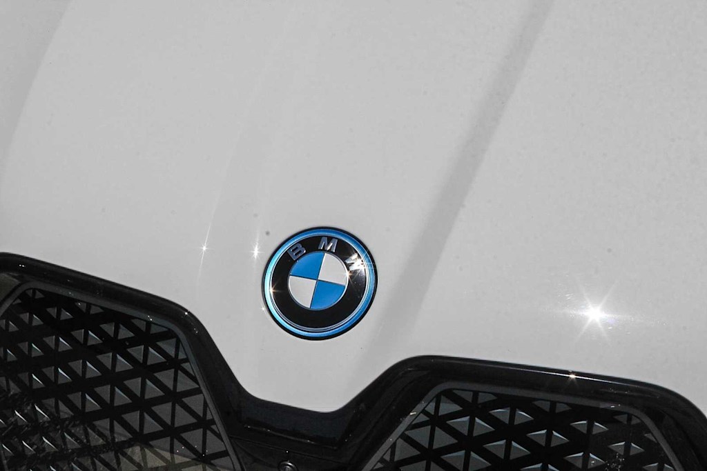 Thumbnail: 2024 BMW iX - 6