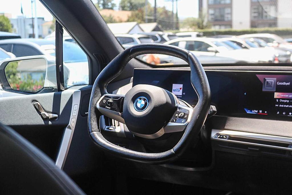 Thumbnail: 2024 BMW iX - 9