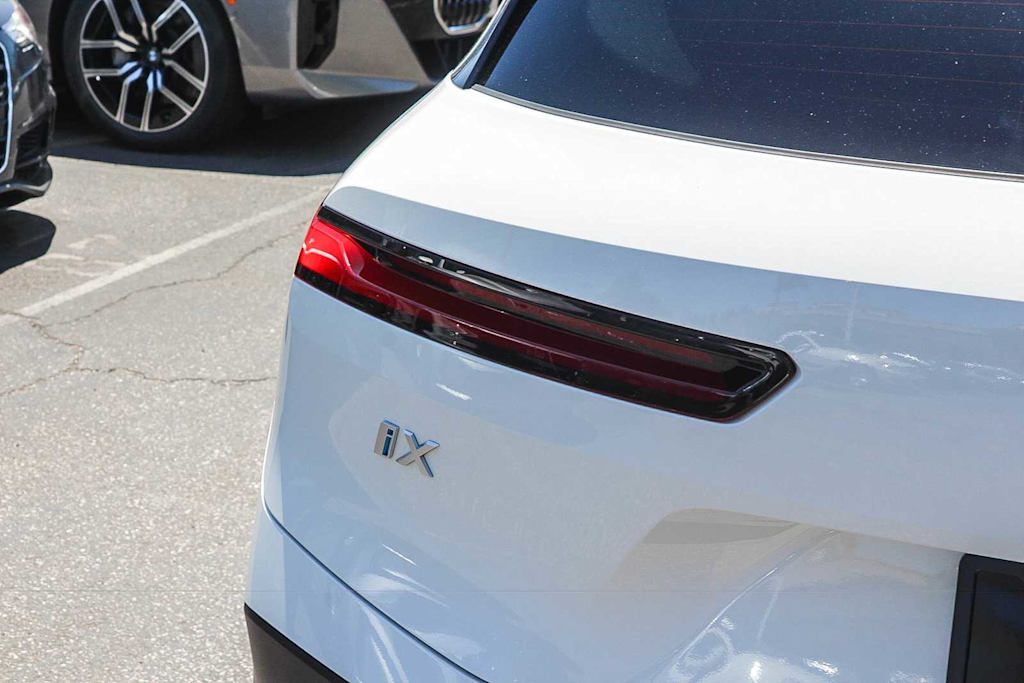 Thumbnail: 2024 BMW iX - 18