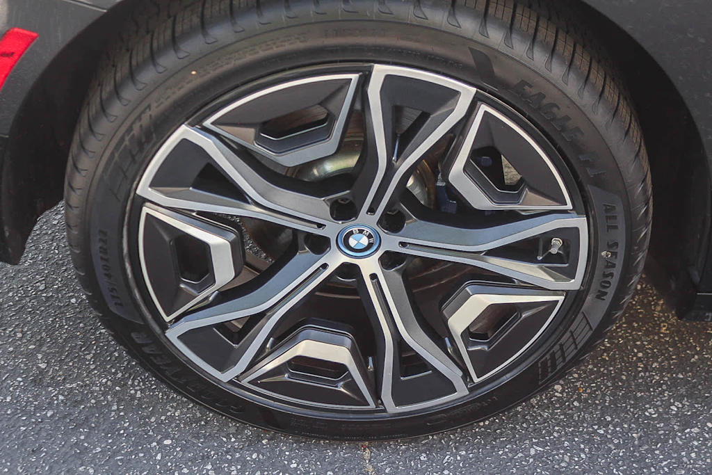 Thumbnail: 2024 BMW iX - 5