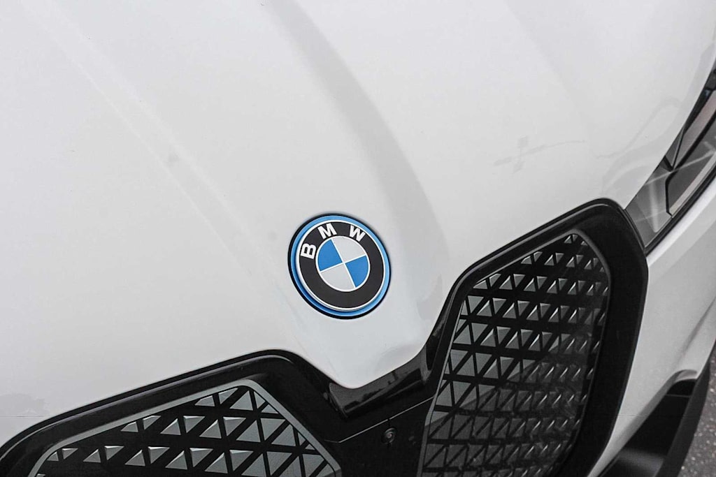 Thumbnail: 2023 BMW iX - 20
