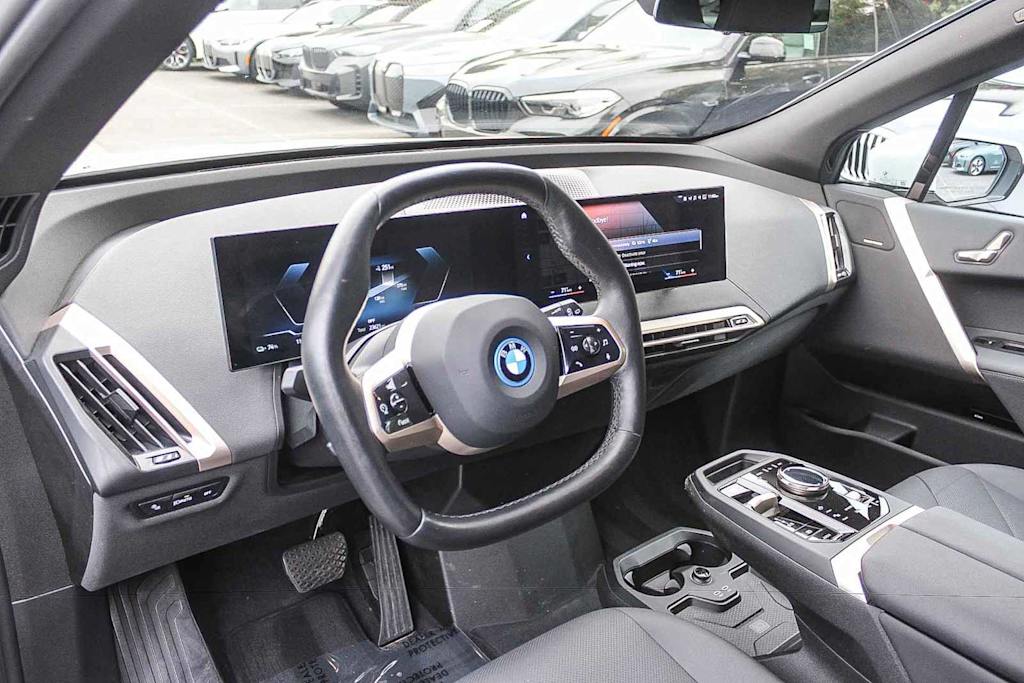 Thumbnail: 2023 BMW iX - 10