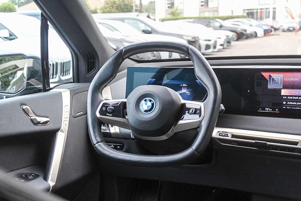Thumbnail: 2023 BMW iX - 5