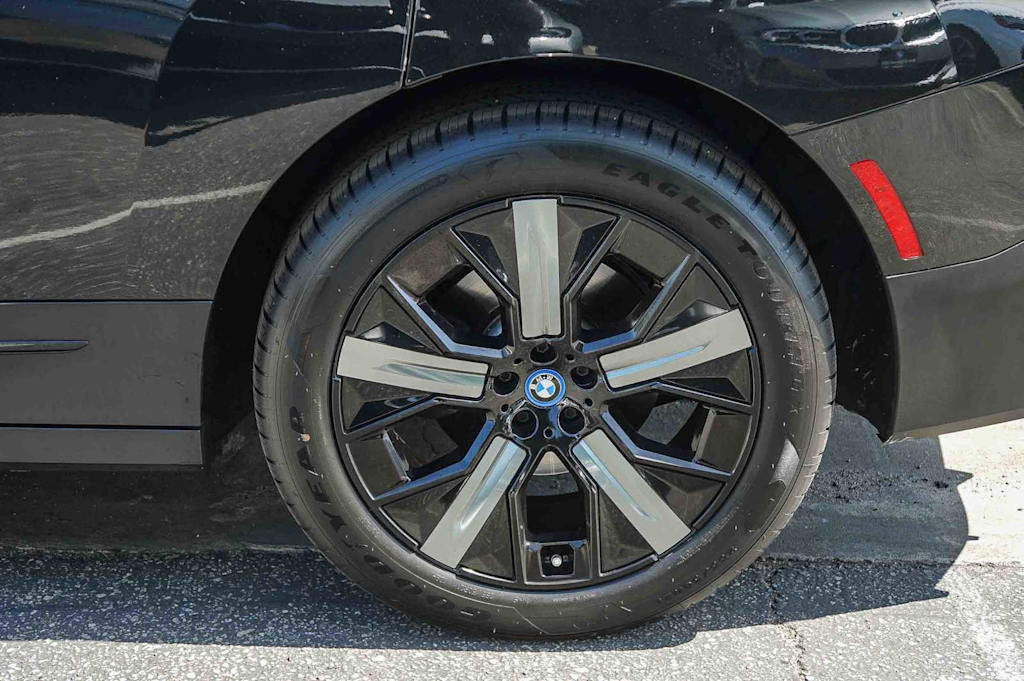 Thumbnail: 2024 BMW iX - 20