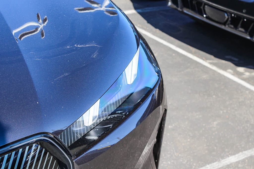 Thumbnail: 2026 BMW iX - 21