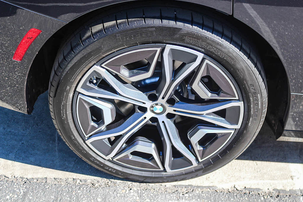 Thumbnail: 2026 BMW iX - 5