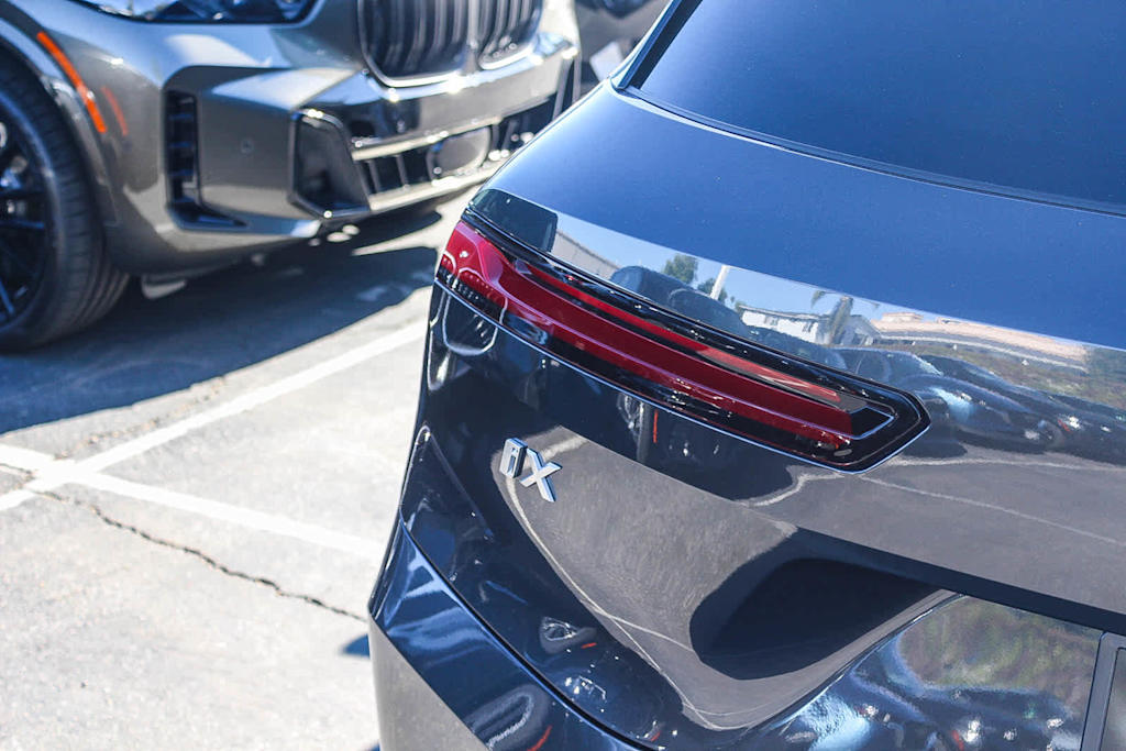 Thumbnail: 2026 BMW iX - 19