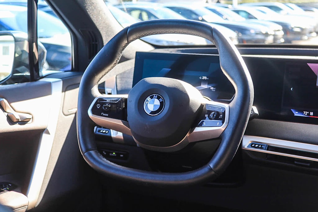 Thumbnail: 2026 BMW iX - 7