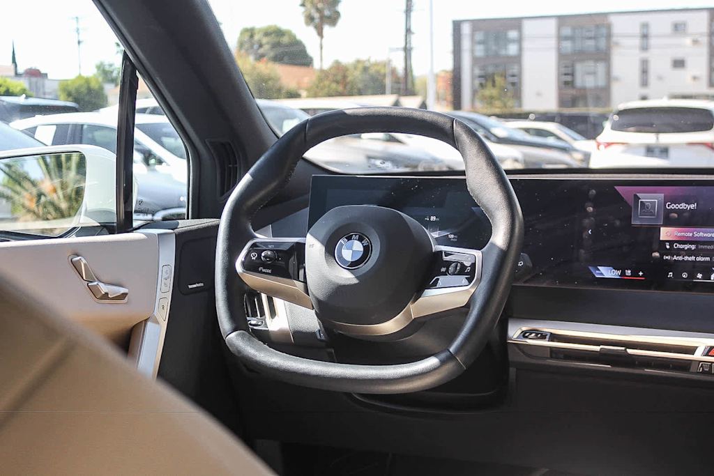 Thumbnail: 2026 BMW iX - 9