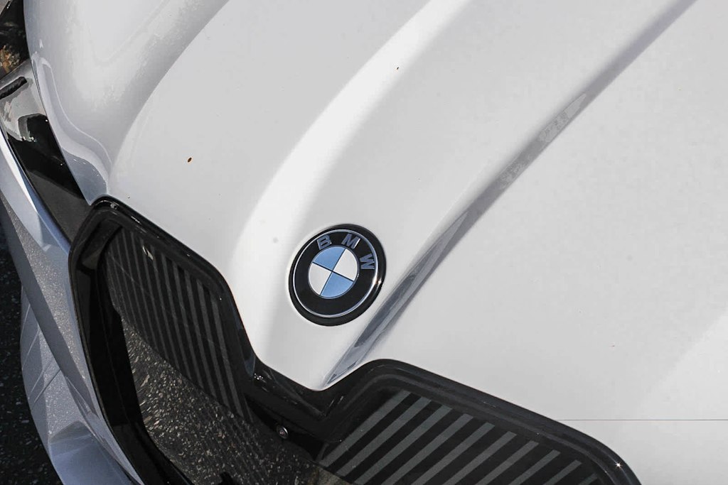 Thumbnail: 2026 BMW iX - 21